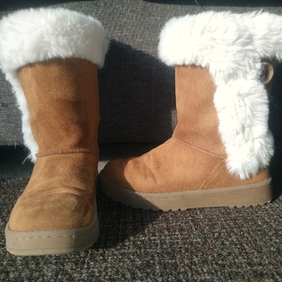 Girls boots - Picture 1 of 3